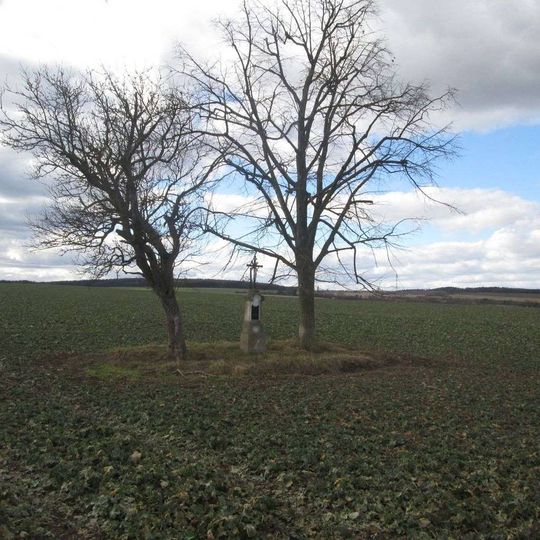 Kříž v poli jižně od Křečova