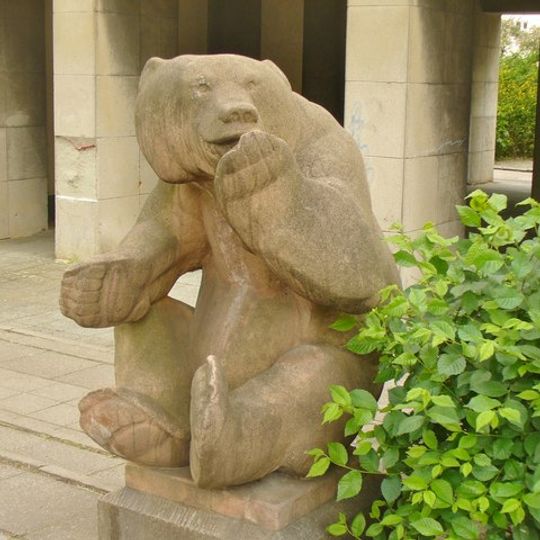 Zwei sitzende Bären