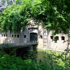 Fort bij Rijnauwen, brug, toegang tot het reduit