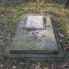 Mogiła zbiorowa z okresu II wojny światowej w Adamowie-Wsi