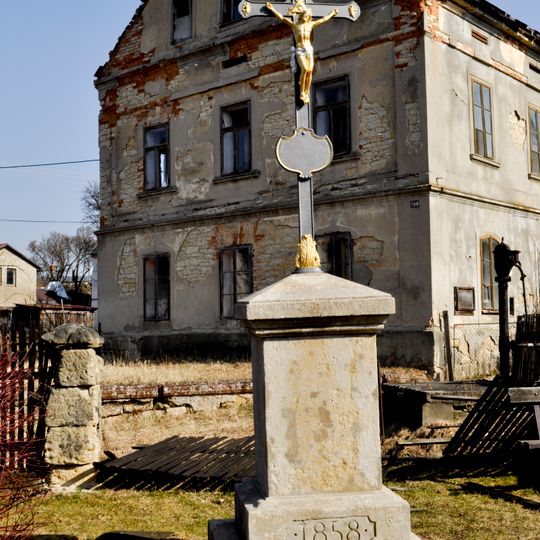 Kříž na rozcestí v Chcebuzi