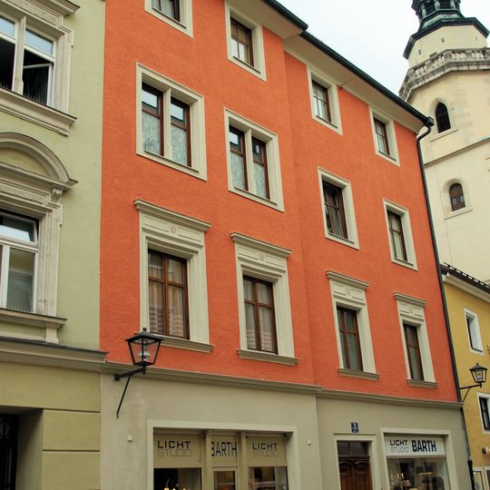 Wohn- und Geschäftshaus