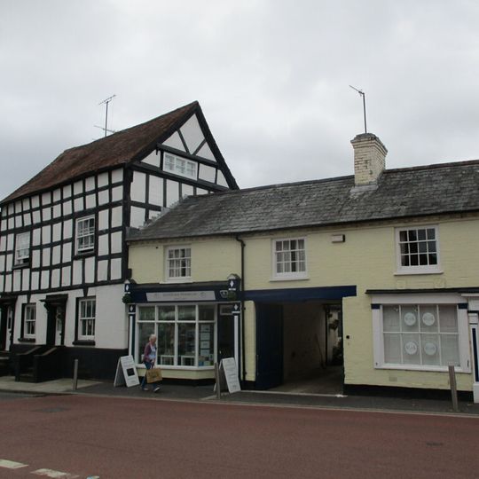 16 And 17, Market Square