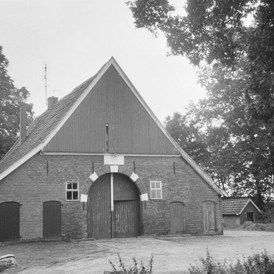 Boerderij onder pannen zadeldak