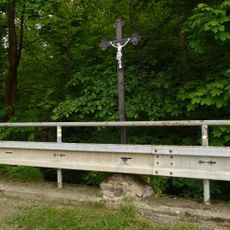 Kříž na mostě přes výpust rybníka Musík