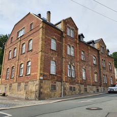 Verwaltungsgebäude in offener Bebauung Parkstraße 10