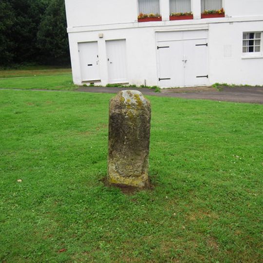 Milestone, Major York's Road, nr jct with London Road