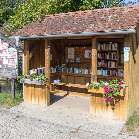 Public bookcases in Mühlbach
