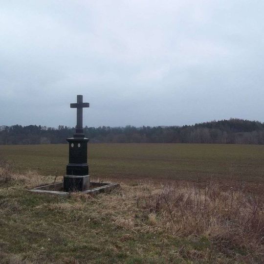 Kříž u silnice severně od Černotína
