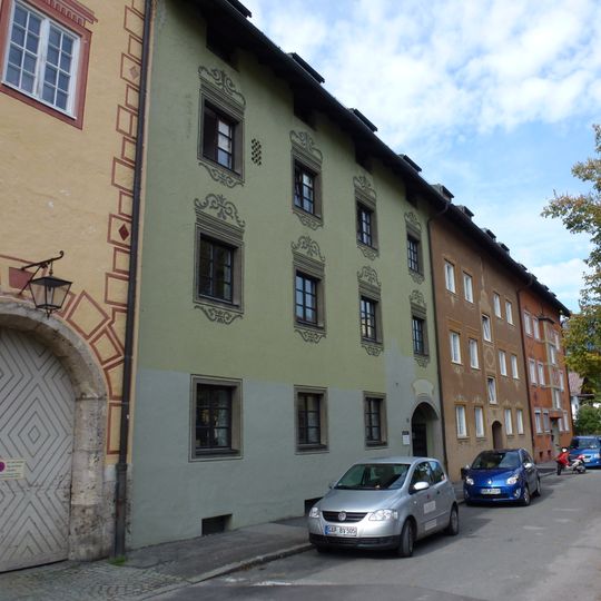 Wohn- und Geschäftshaus