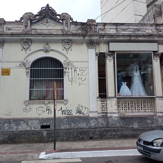 House at Rua Padre José de Anchieta, nº 148, corner with the Rua Henrique Coutinho, nº 105