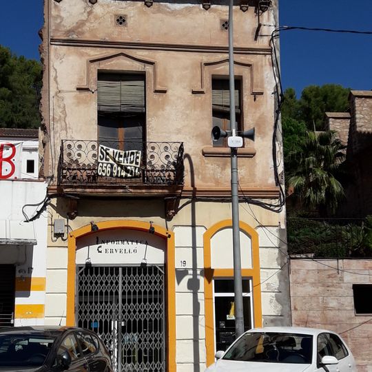 Façana de l'immoble del carrer Major, 19