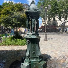 Fontaine Wallace, place Ady-et-Gilberte-Steg