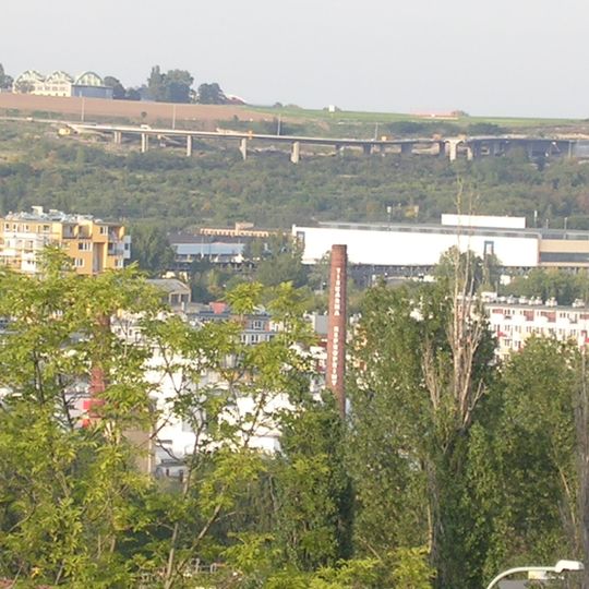 Bridge of Novopacká street over Kbelská street
