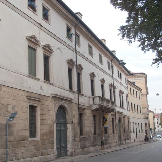Palazzo Capra Querini