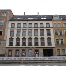 Mietshaus in geschlossener Bebauung Mühlenstraße 90