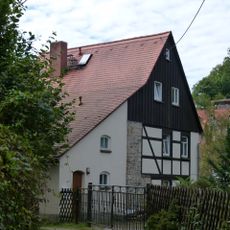 Wohnhaus in offener Bebauung Basteiweg 3