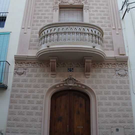 Casa castell Fabra