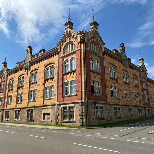 Einzeldenkmale der Sachgesamtheit Infanteriekaserne: Stabsgebäude , vier Mannschaftshäuser , Verheirateten-Wohngebäude und Kammergebäude (si