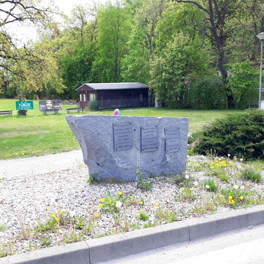 Památník postavení mostu v Hluboké nad Vltavou