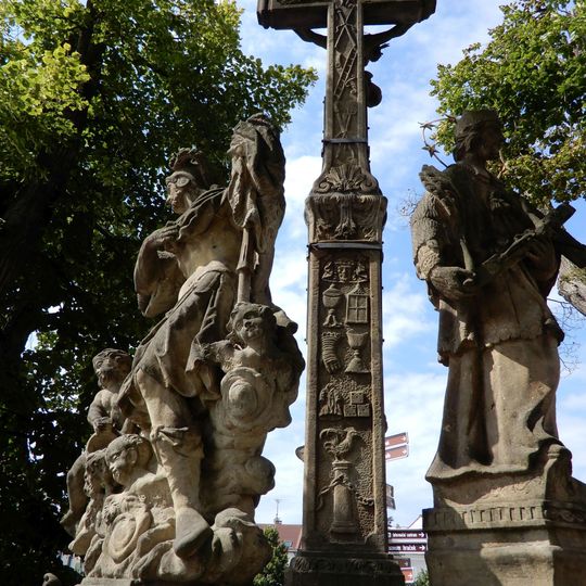 Sochy svatého Floriána a svatého Jana Nepomuckého na Starém náměstí v Rychnově nad Kněžnou