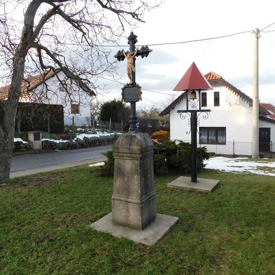 Kříž ve Strašíně v ulici Vojkovská