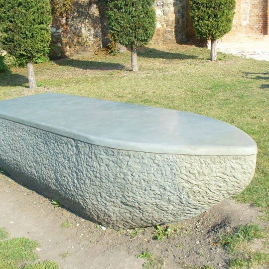 Plastika Archa Noemova v zahradě zámku v Mikulově