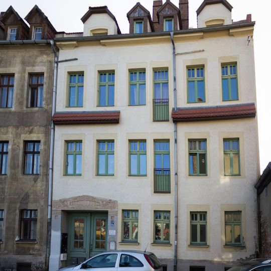 Wohnhaus in geschlossener Bebauung Uferstraße 29
