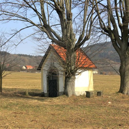 Kaple na pastvině u silnice k nádraží v Křižanech