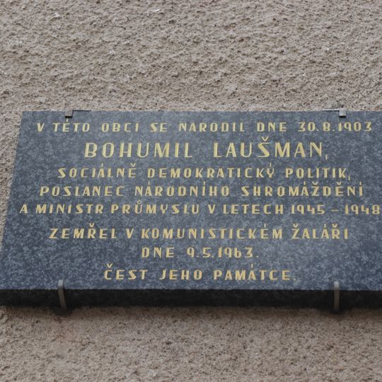 Pamětní deska Bohumila Laušmana