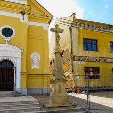 Kříž v Odrlicích před kostelem