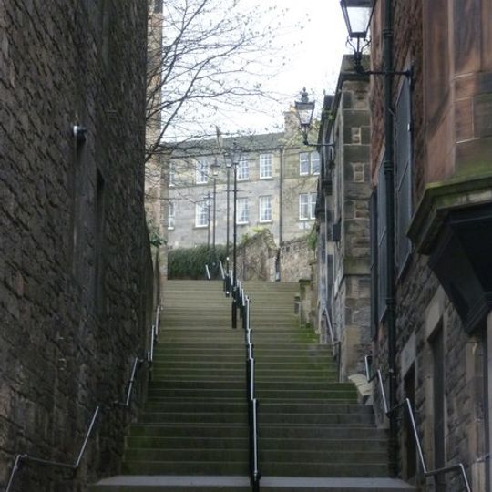 Miss Jean Brodie steps