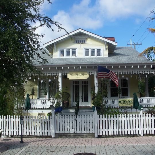 Grant Van Valkenburg House