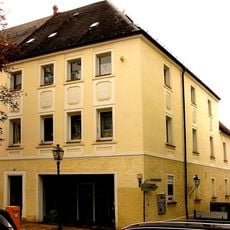 Wohn- und Geschäftshaus