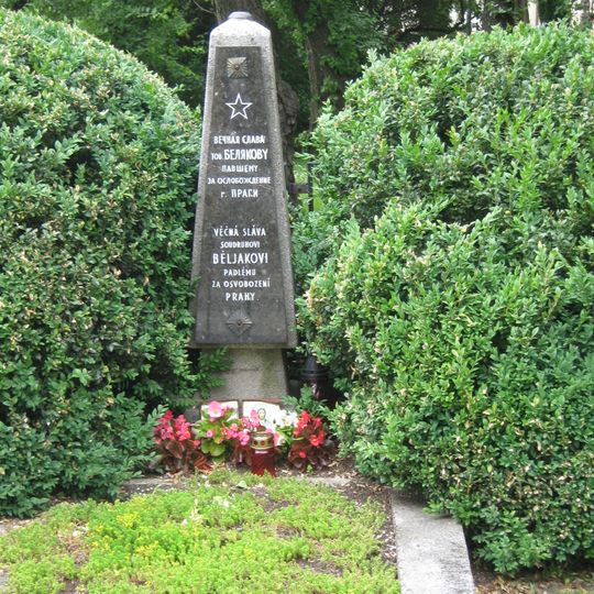 Pomník padlému vojáku Běljakovi na Loretánském náměstí