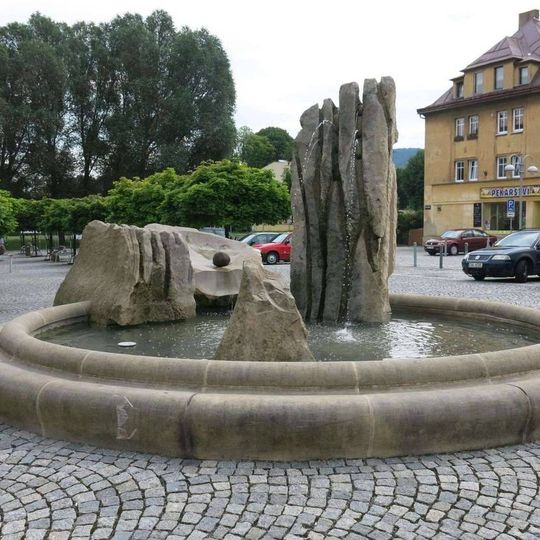 Kašna na Mírovém náměstí v Jílovém