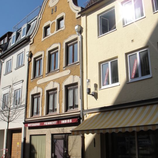 Wohn- und Geschäftshaus