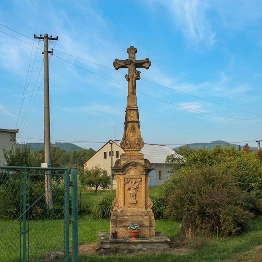 Kříž v Chromči na okraji obce u mlýna