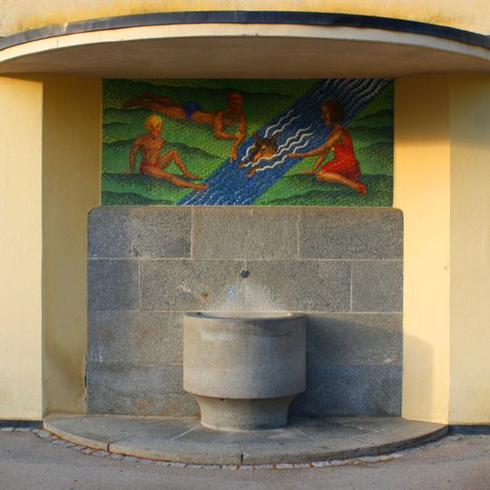 Courtyard fountain school house Stapfenacker