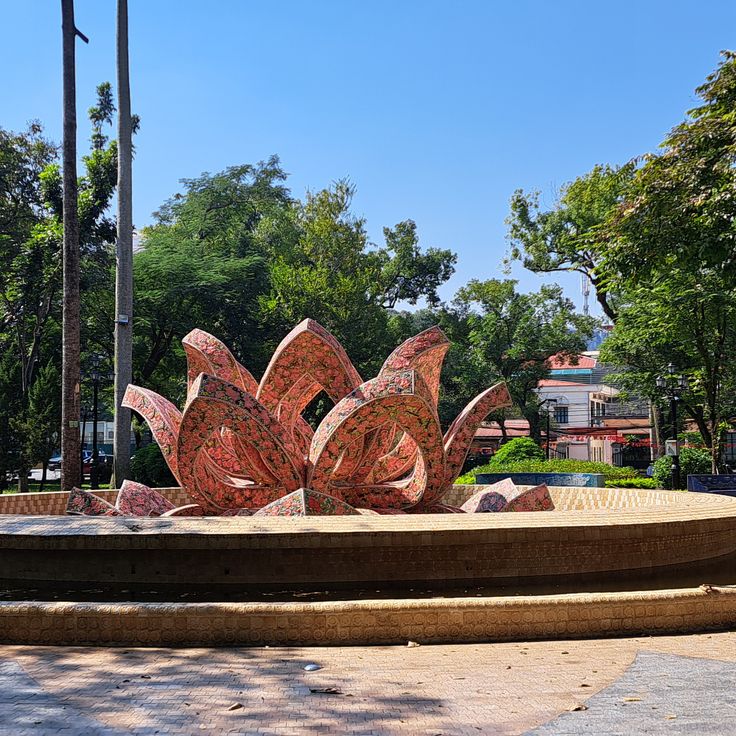 Tượng đài hoa sen