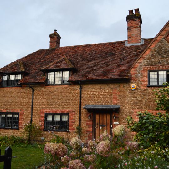 Apple Tree Cottage  Ross Cottage