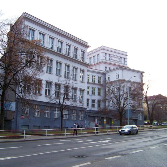 Státní ústřední škola bytového průmyslu