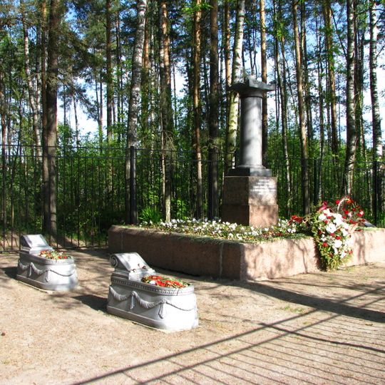 Братская могила советских воинов, погибших в Великую Отечественную войну