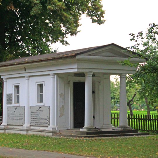 Kaplica grobowa rodziny Kęszyckich, ob. kostnica