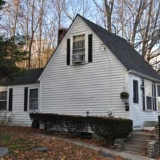 House at 113 Salem Street