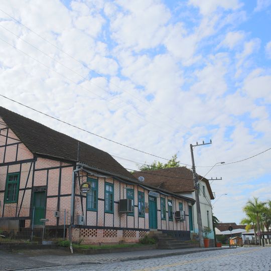 Imóvel situado à Rua Hermann Weege, 242