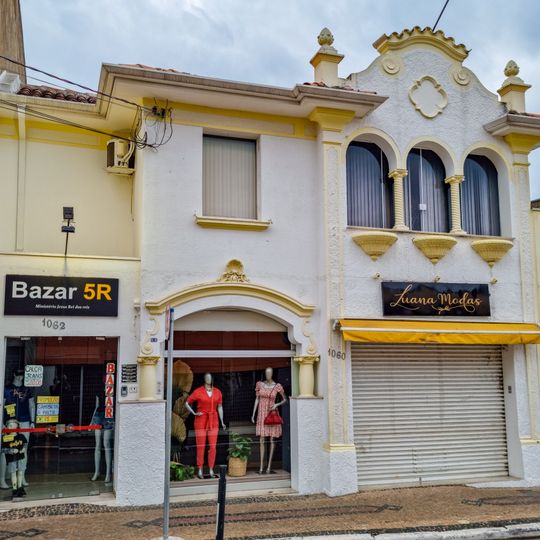 Building at Rua Floriano Peixoto, 1062