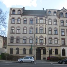 Mietshaus ehemals in geschlossener Bebauung mit Vorgarten Hainstraße 132