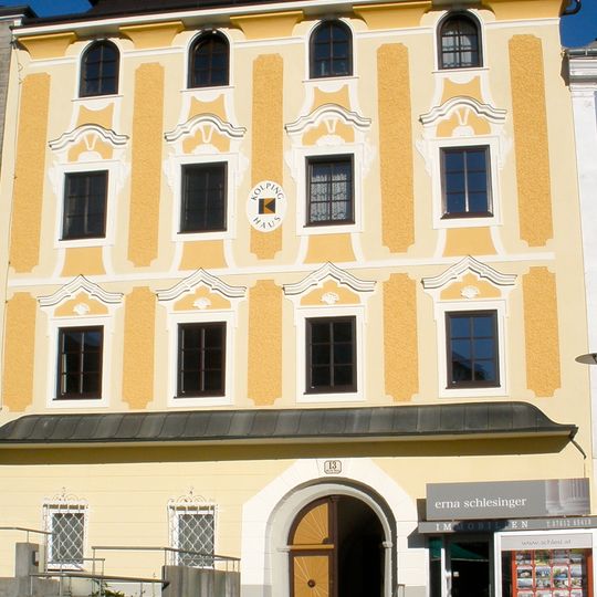 Stiftshof/Gutshof/Lesehof, ehem. sog. Kapuzinerhaus