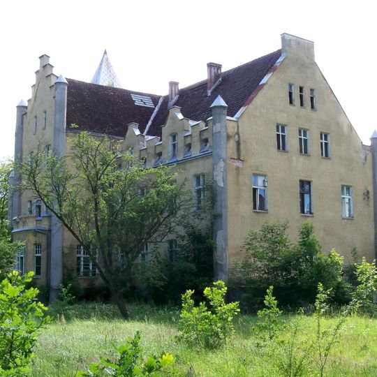 Palace in Dobrowo